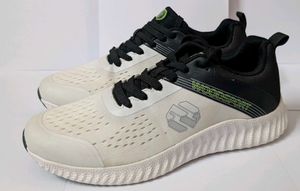 White Mens Sports Shoes Size 6 🔥