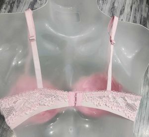 Closer 36 B Hot Look🧡