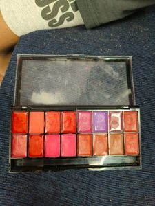 lMars 16 Stunning Shades Matte  Lipstick Pallete