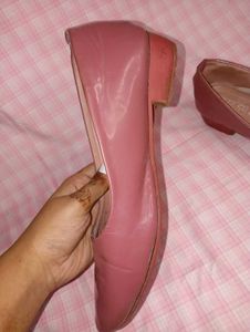 Women&#39;s Pink Ballerina With Comfortable Mini Heels