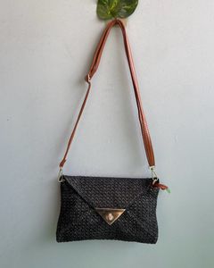 Premium Quality Envelope Straw Sling Bag