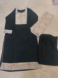 Patterned Cuff Black Pants