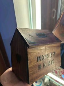 Eye-Catching Wooden Money Bank