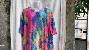121511. Trendy Tie-Dye T-Shirt Dress