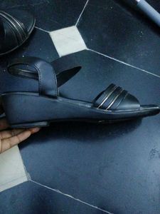 Comfortable Black Sandals