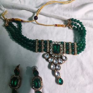 Beautiful Green Necklace Set