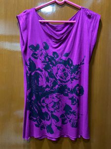 Sleeveless T-shirt