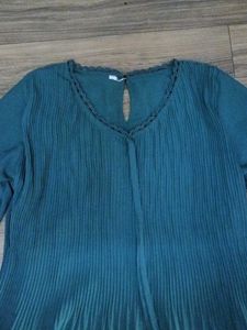 Green Long Sleeve Top