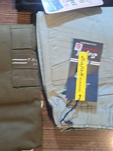 Black Cargo 6 Pocket Pants - New