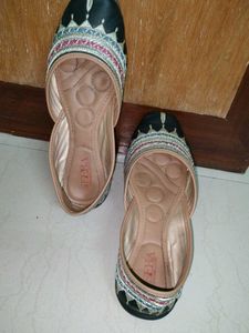 Black Fancy Punjabi Jutti