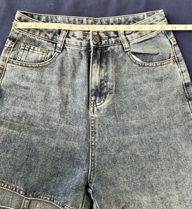 Distressed Wide Leg Jeans