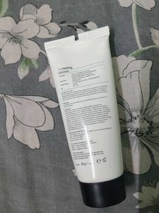 Minimalist Sunscreen SPF 50 With Niacinamide