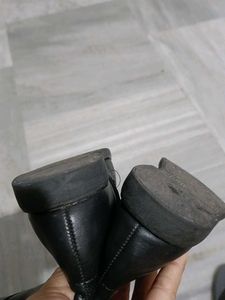 Black leather Ankle Boots