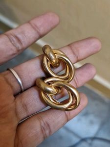 Vintage Gold Tone Earrings