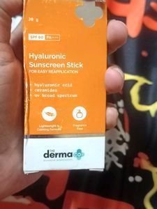 The Derma Co Hyuloric Sunscreen Stick