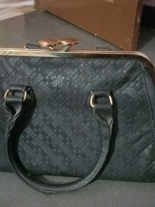 Beautiful Hand Bag Complete New Bg