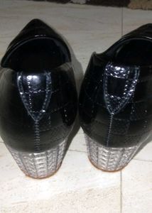 Women&#39;s ELLE Black Casual Pumps