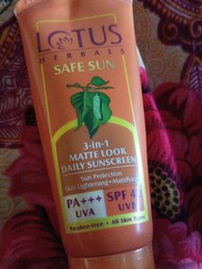 Lotus Sunscreen (50g)