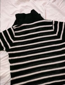 black crop top