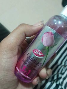 Dabur Gulabari Rose Glow Cleanser