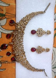 Choker Set With Red Stone Embedded