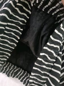 Top Black N White With Tag