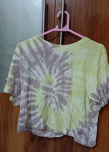CROP TSHIRT WITH FREE GIFT