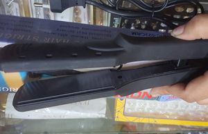 BRAND NEW INOVA HAIR STRAIGHTNER