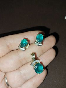 Turquoise Stone Mini Pendant Set