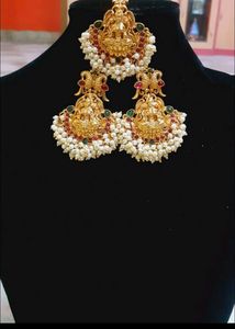 Temple Earrings And Mangtika