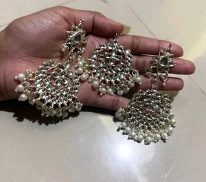 Earrings And Mangtika Jewellery Set