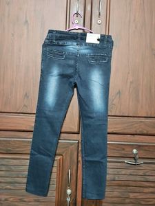 Stylish Women&#39;s Black Skinny Jeans