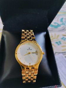 unused new titan Watch