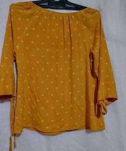 Micro Print Round -neck Top👚