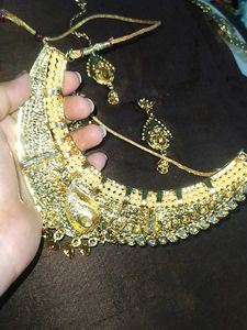 Full New Necklace Set With Earring And Magtika