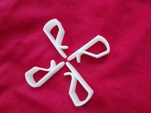 White Plastic Clips (Set of 4)