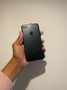 IPHONE 7+ 256GB MINOR CRACK ON DISPLAY