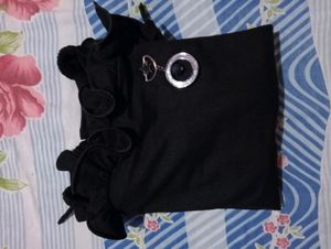 Gorgeous Black Crop Top For Women
