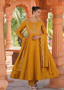 Elegant Kurta Set With Vichitra Fabric