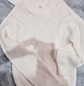 H&M White Pullover Sweater
