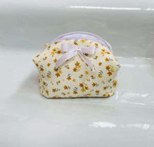 Floral Cosmetic Bag🌸🎀