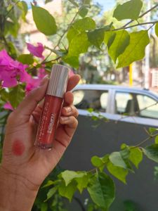 Insight Highlighting Lip Gloss