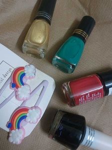 Nail Paints Combo of 4 N 1 pair Tic Tac Pin