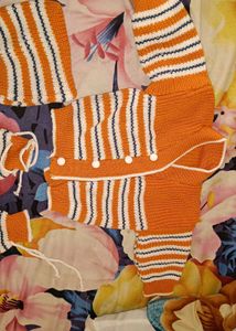 Baby Heavy Woolen Sweater With Mitthen And Topa
