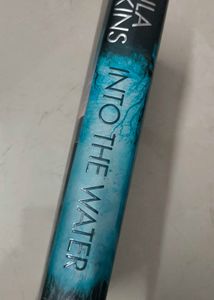 HARDCOVER Into the Water - Paula Hawkins