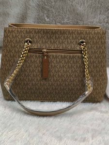 Michael Kors Tote Bag - Stylish Design