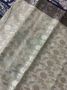 Banarasi Zari Saree With Blouse Piece.