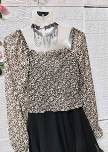 SizeM/L🎁Buy 2 Get 1 Free 🎁Floral Long Sleeve Top