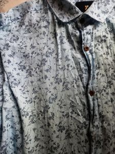 Men Blue Flower Printed Long Sleeves Shirt