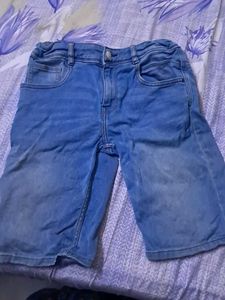 4 Dress 2 Denim Pant Benetton 1 Shirt One T- Shir